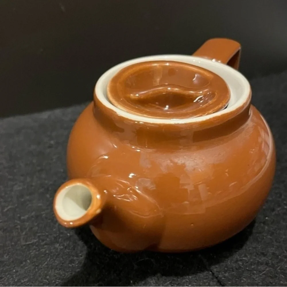 Hall usa cup brown